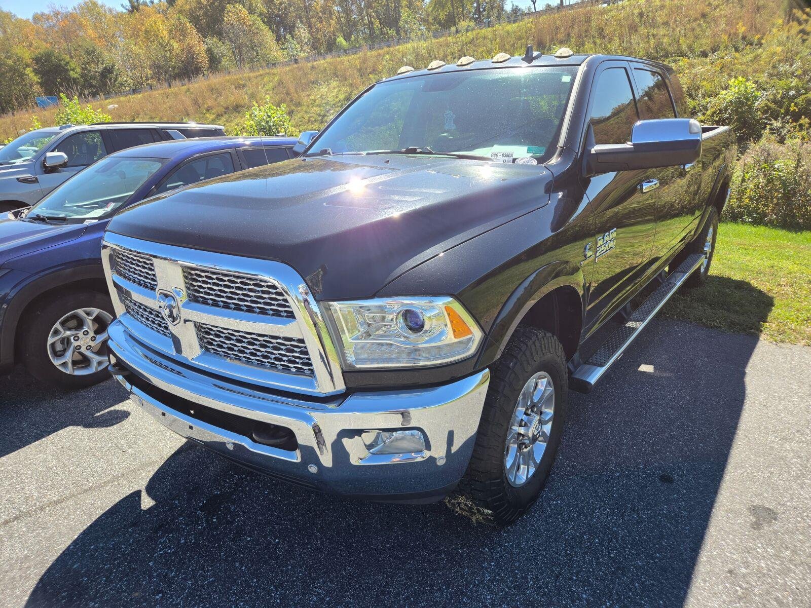 Used 2017 Brilliant Black Crystal Pearlcoat Ram Laramie image 3