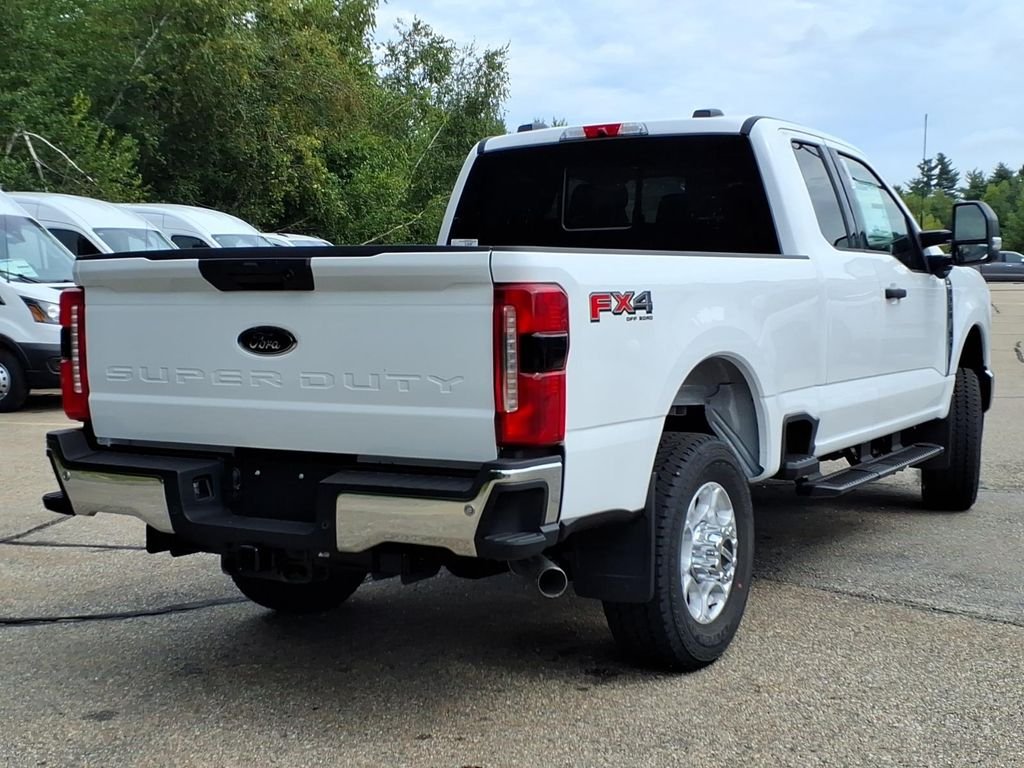 New 2026 Oxford White Ford F-350® XLT image 5