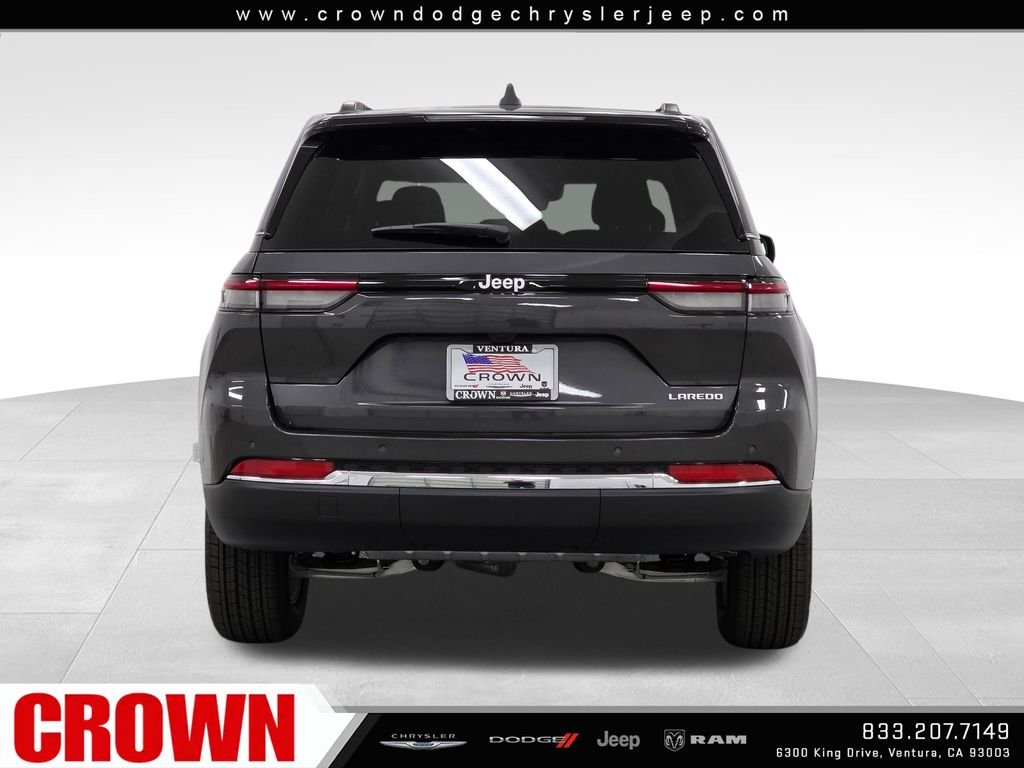 New 2026 Baltic Gray Metallic Clear-Coat Exterior Paint Jeep Laredo image 6