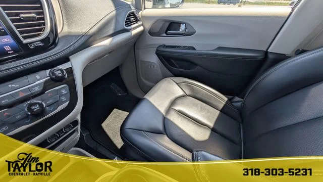 2023 Chrysler Pacifica Hybrid Touring L - Photo 26