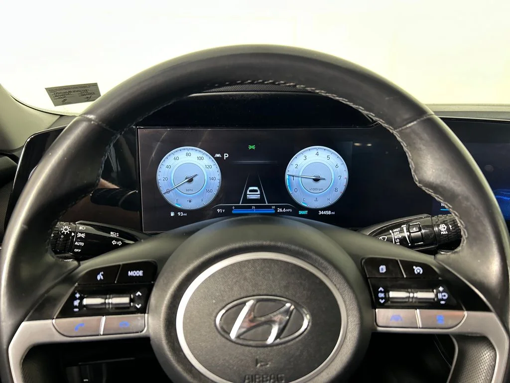 Used 2023 Black Hyundai SEL image 13