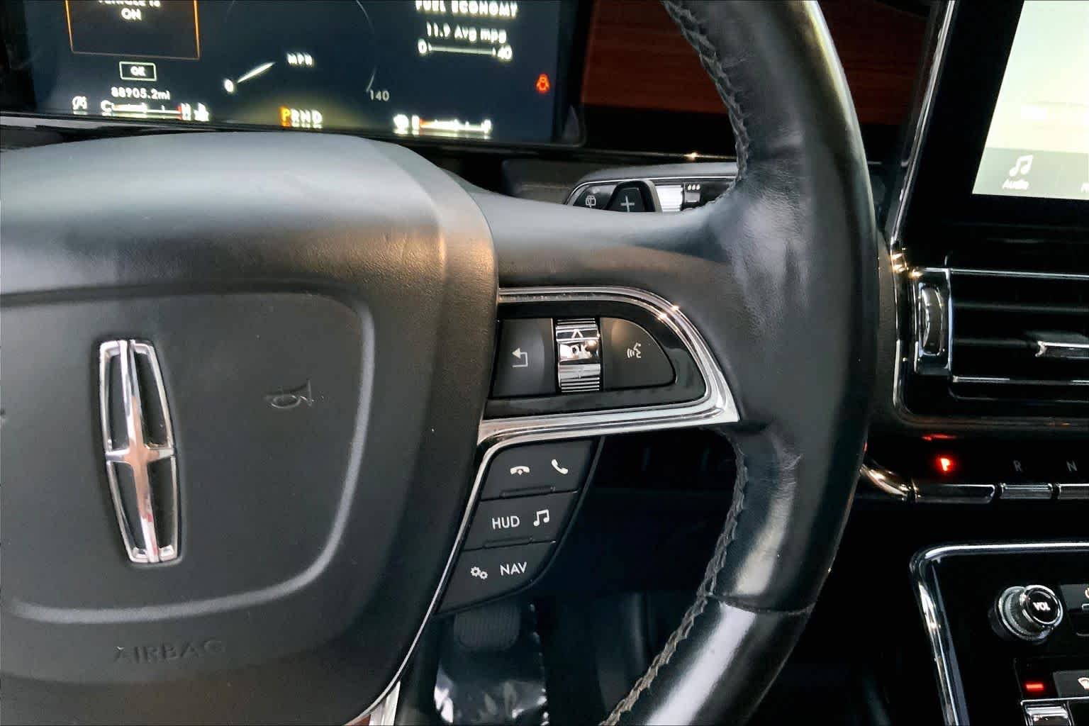 Used 2018 Black Velvet Lincoln Select image 24