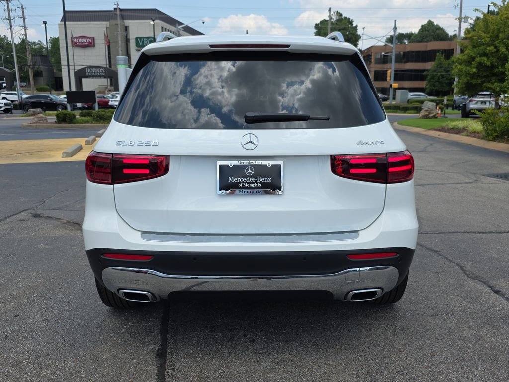 New 2026 White Mercedes-Benz GLB 250 image 4