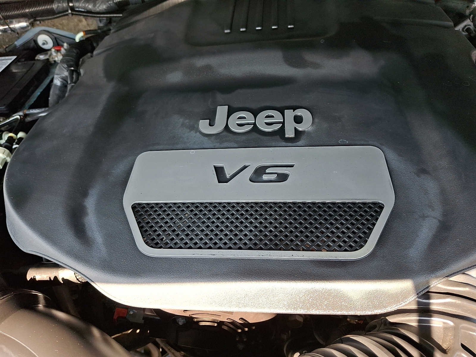 Used 2015 Anvil Clearcoat Jeep Sport image 25
