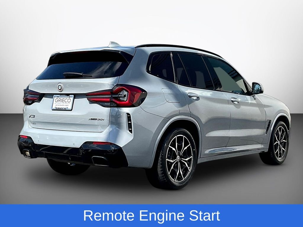 Used 2024 Gray BMW xDrive30i image 7