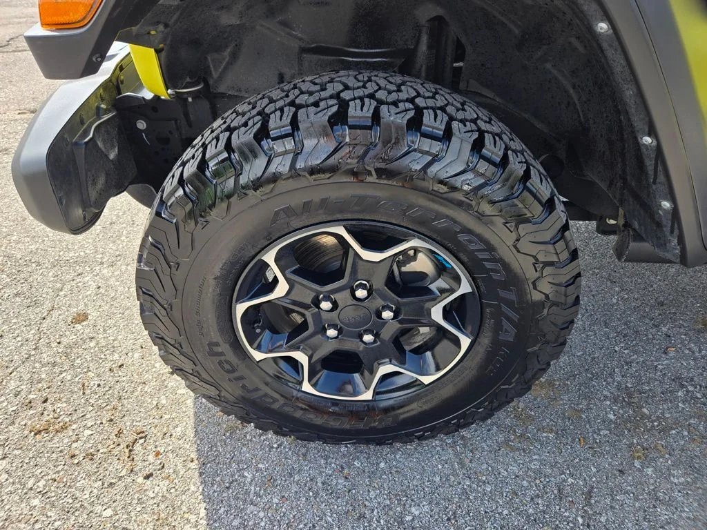 Used 2022 Yellow Jeep Unlimited Rubicon 4xe image 10
