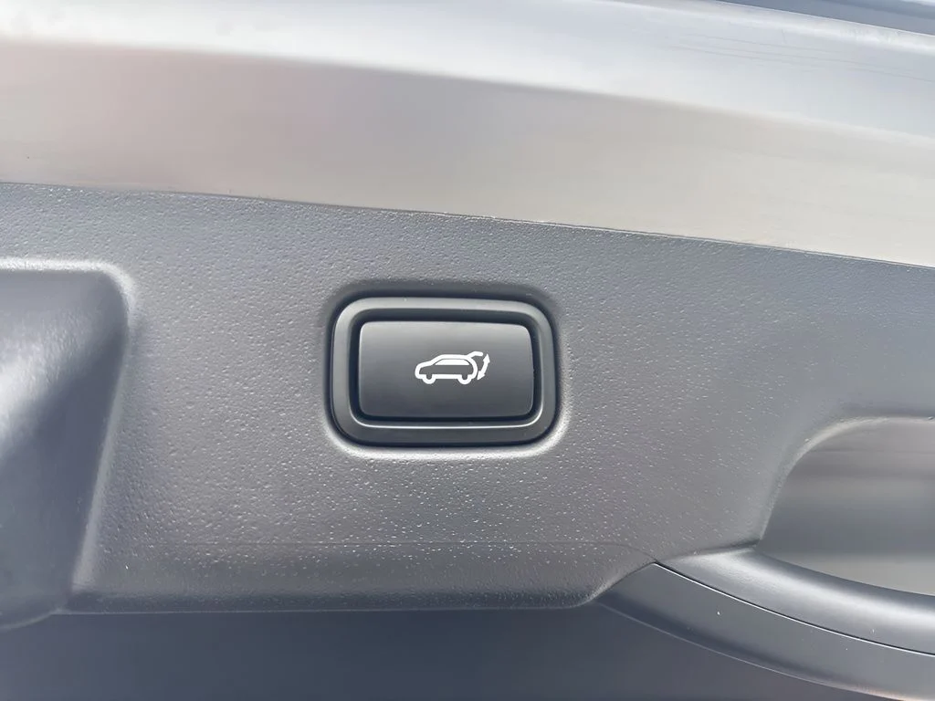 Used 2025 Gray Kia Wind image 27