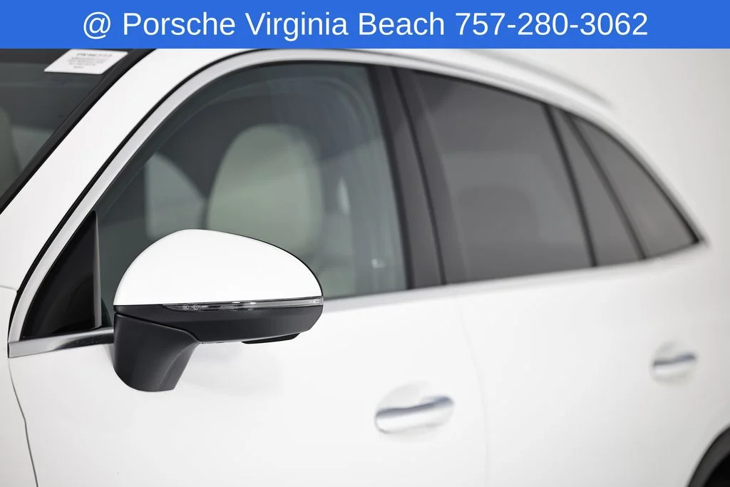Used 2025 White Mercedes-Benz GLC 300 image 13