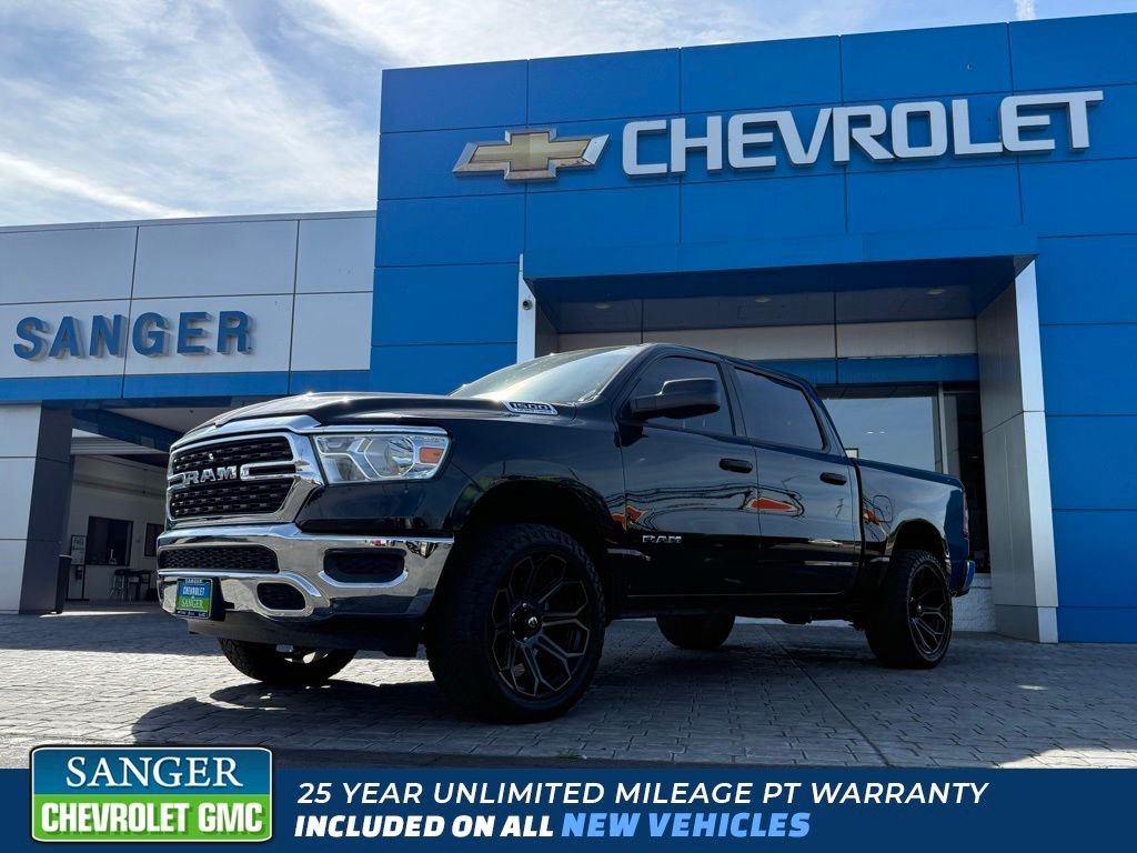 Black 2023 RAM 1500 Big Horn Crew Cab RWD Pickup Truck 4X2 8-Speed Automatic