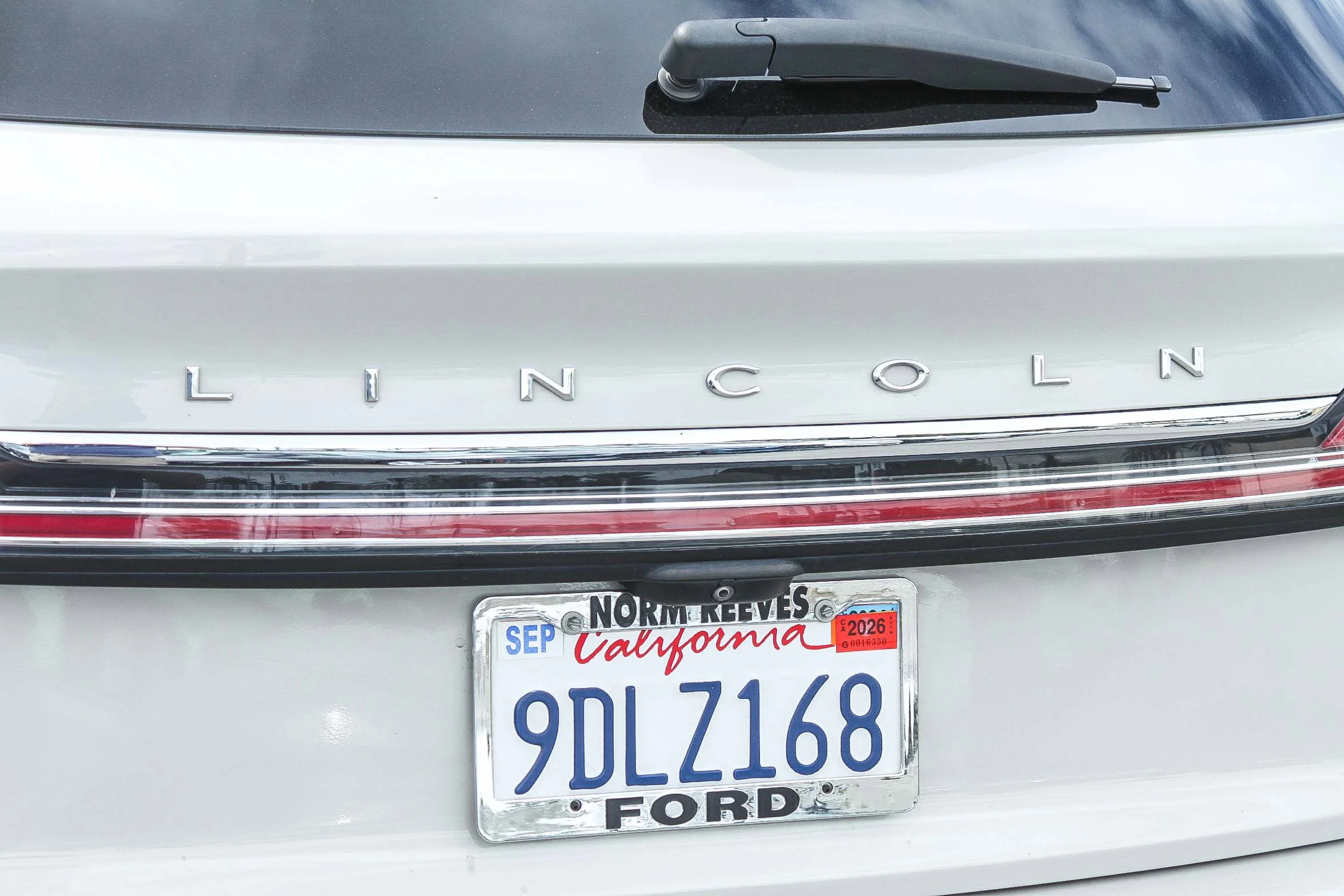 Certified Used 2022 Pearl Metallic Lincoln Reserve image 12