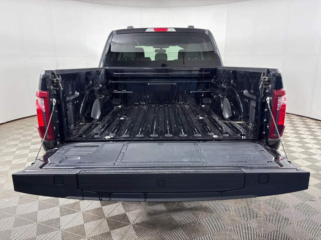 Certified Used 2024  Ford XLT image 31