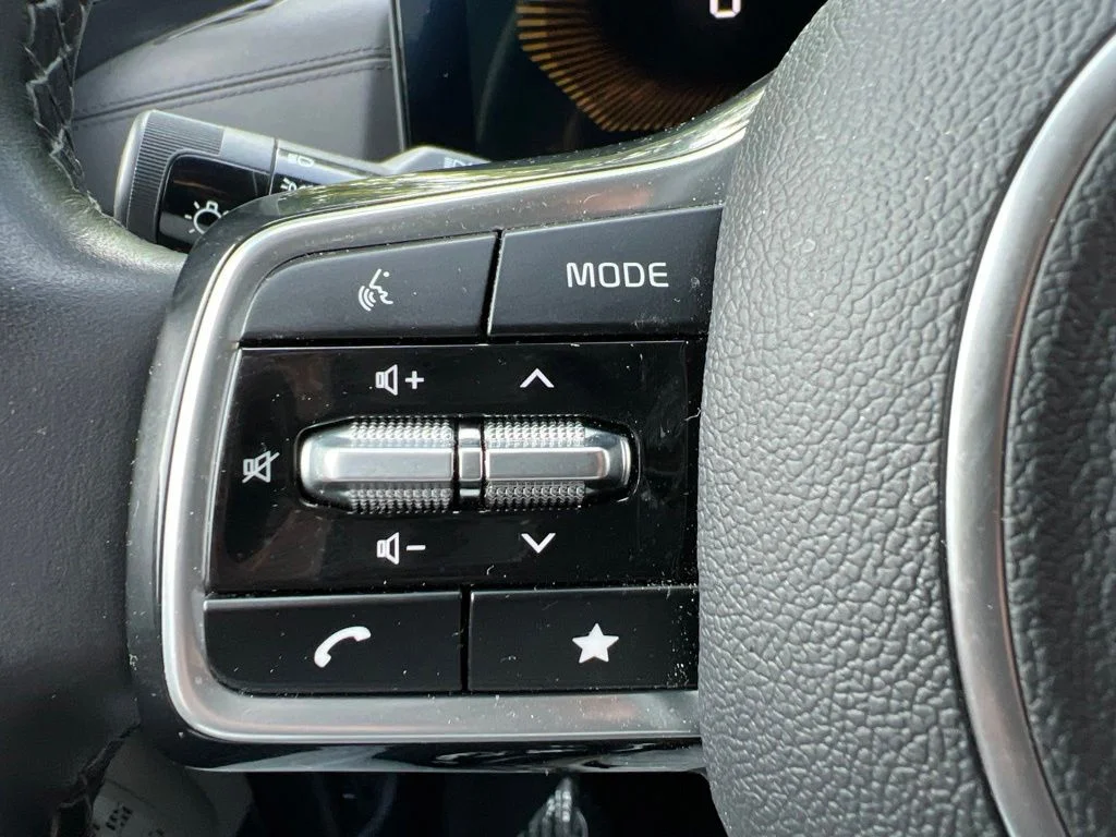 Used 2026 White Kia EX image 23