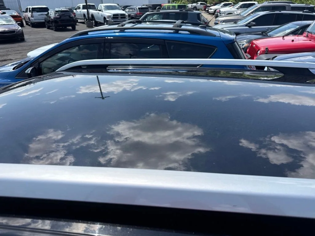 Used 2017 Black Jeep Latitude image 16