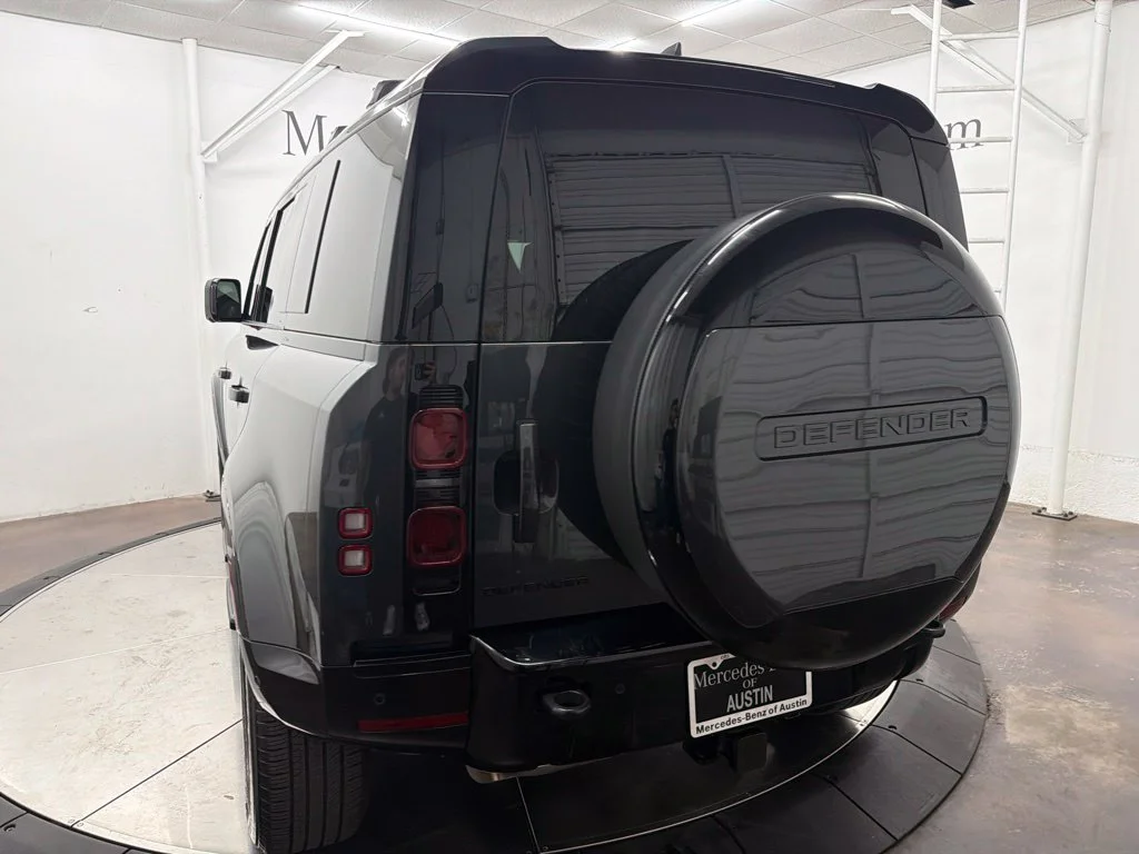 Used 2025 Silver Land Rover X-Dynamic SE image 6
