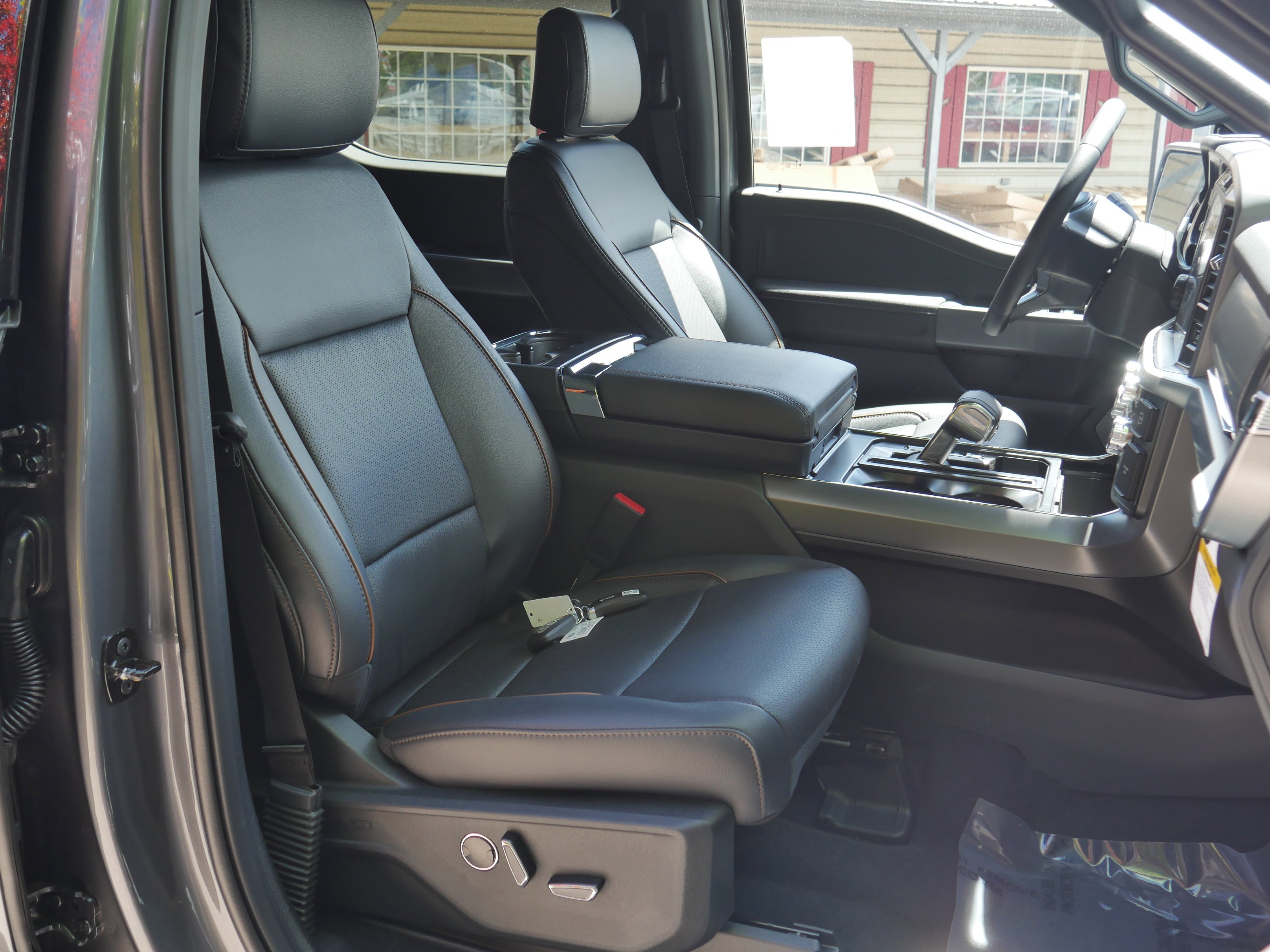 New 2026 Carbonized Gray Metallic Ford Lariat® image 33