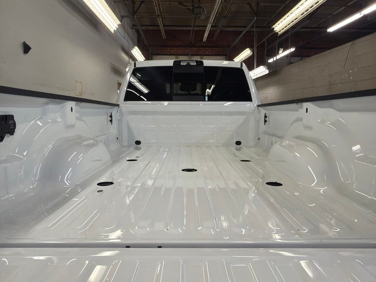New 2026 Bright White Clear-Coat Exterior Paint RAM Tradesman image 14