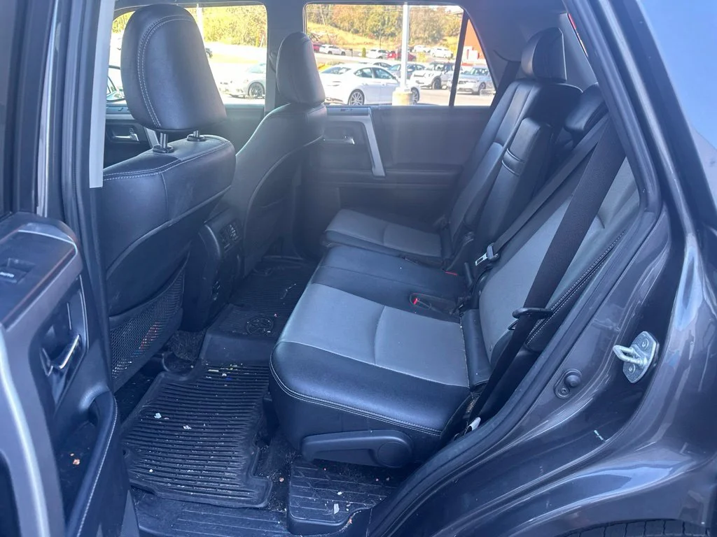 Used 2018 Magnetic Gray Metallic Toyota SR5 Premium image 10