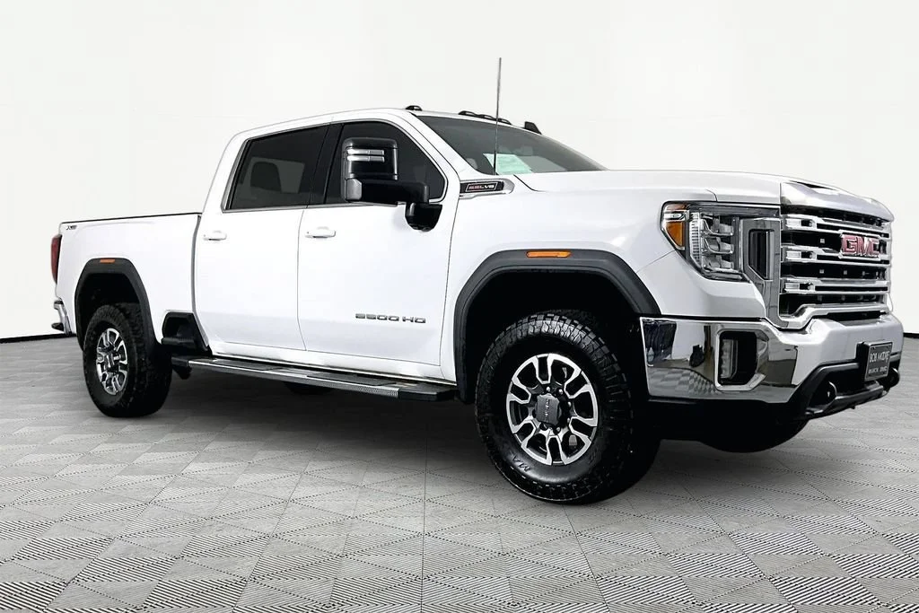Certified Used 2022 Summit White GMC SLE image 2