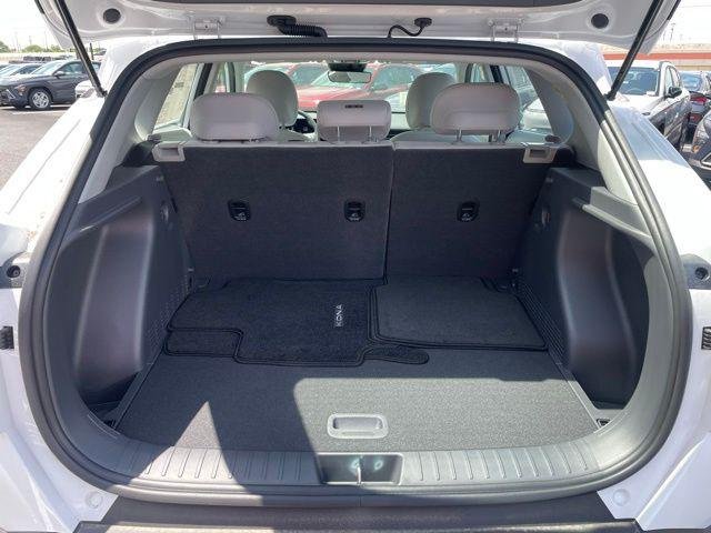New 2026 White Hyundai SE FWD image 7