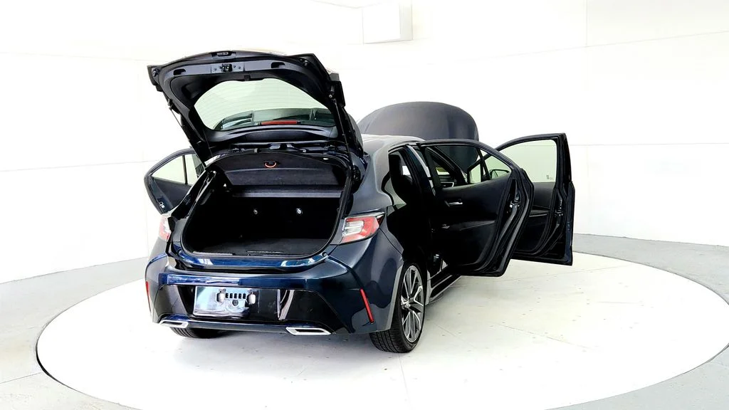 Used 2019 Blue Toyota SE image 11
