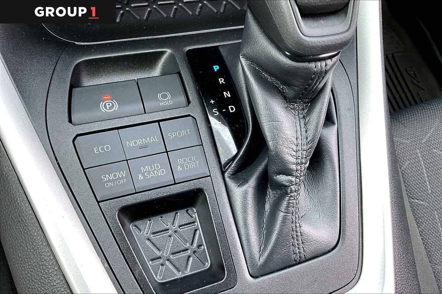 Used 2022 Ruby Flare Pearl Toyota XLE image 35