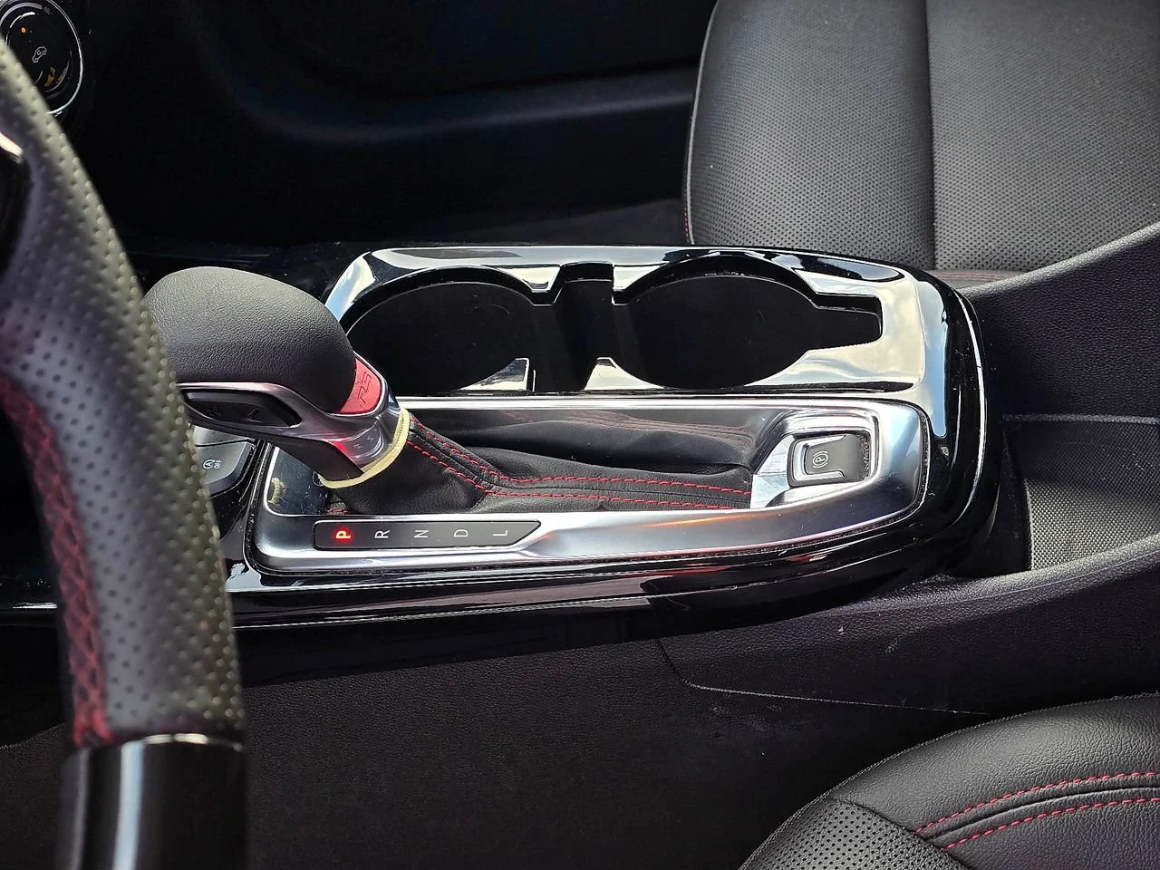 Used 2025 Summit White Chevrolet 2RS image 13