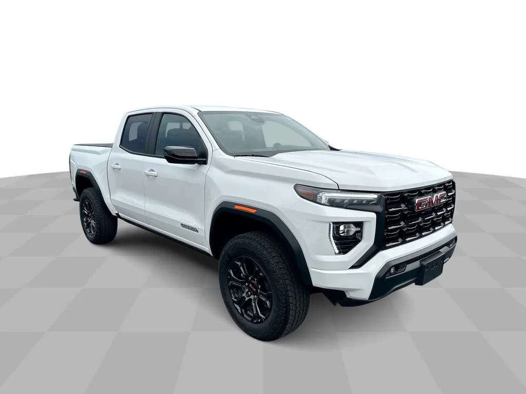 Used 2025 White GMC Elevation image 19