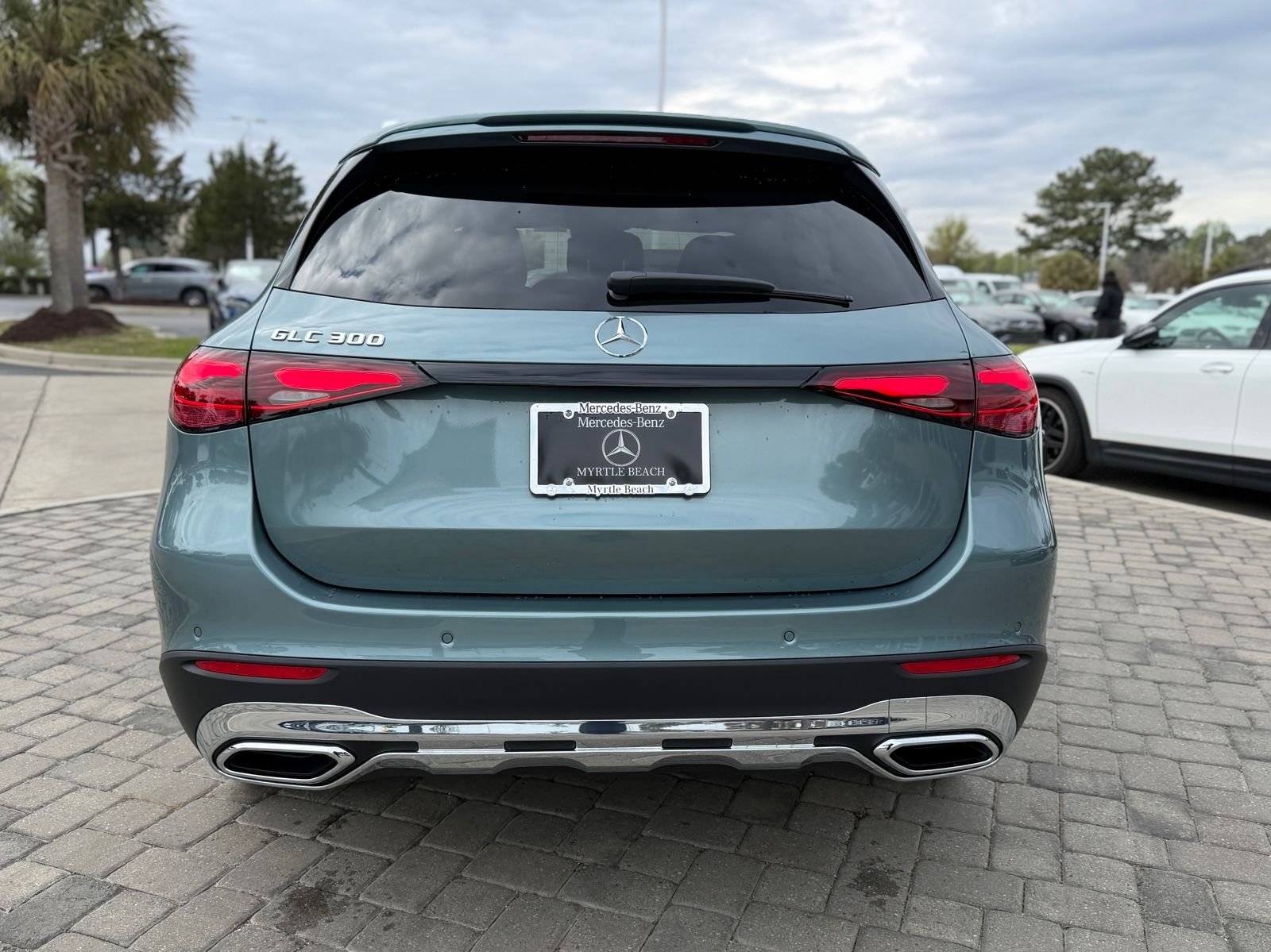 New 2026 Verde Silver Mercedes-Benz GLC 300 image 9