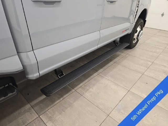 New 2027 Glacier Gray Metallic Tri-Coat Ford F-350® Lariat® image 13