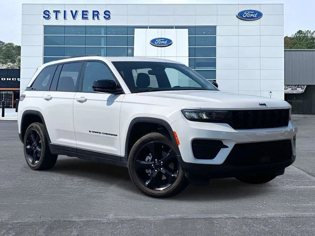 2023 Jeep Grand Cherokee Altitude's photo
