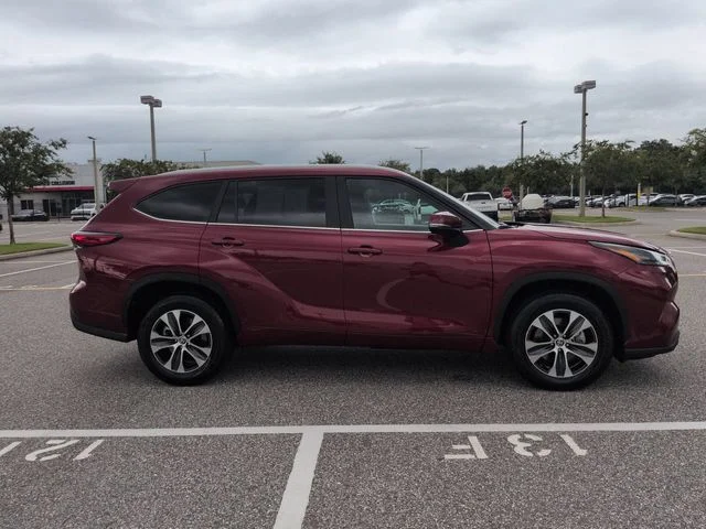 Used 2023 Red Toyota XLE image 3