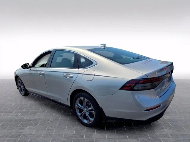Used 2024 Silver Honda EX image 5