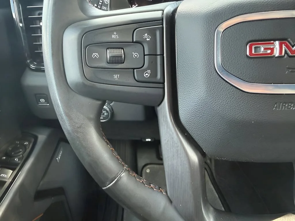 Used 2025 Onyx Black GMC AT4 image 14