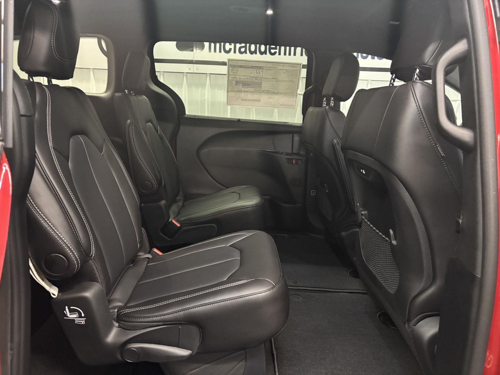 2026 Chrysler Pacifica Select - Photo 29