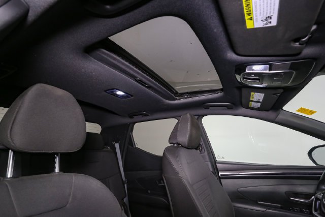 Used 2022 Black Hyundai SEL Premium image 16