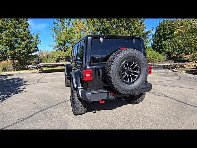 New 2027 Black Clear-Coat Paint Jeep Rubicon image 7
