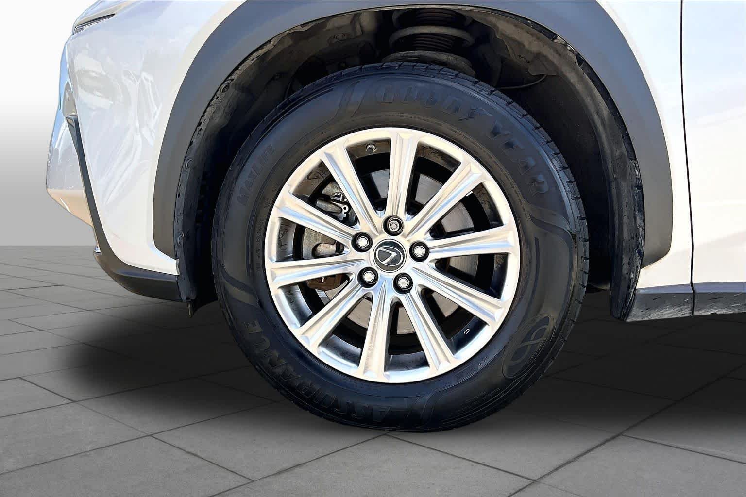 Used 2021 Eminent White Pearl Lexus  image 11