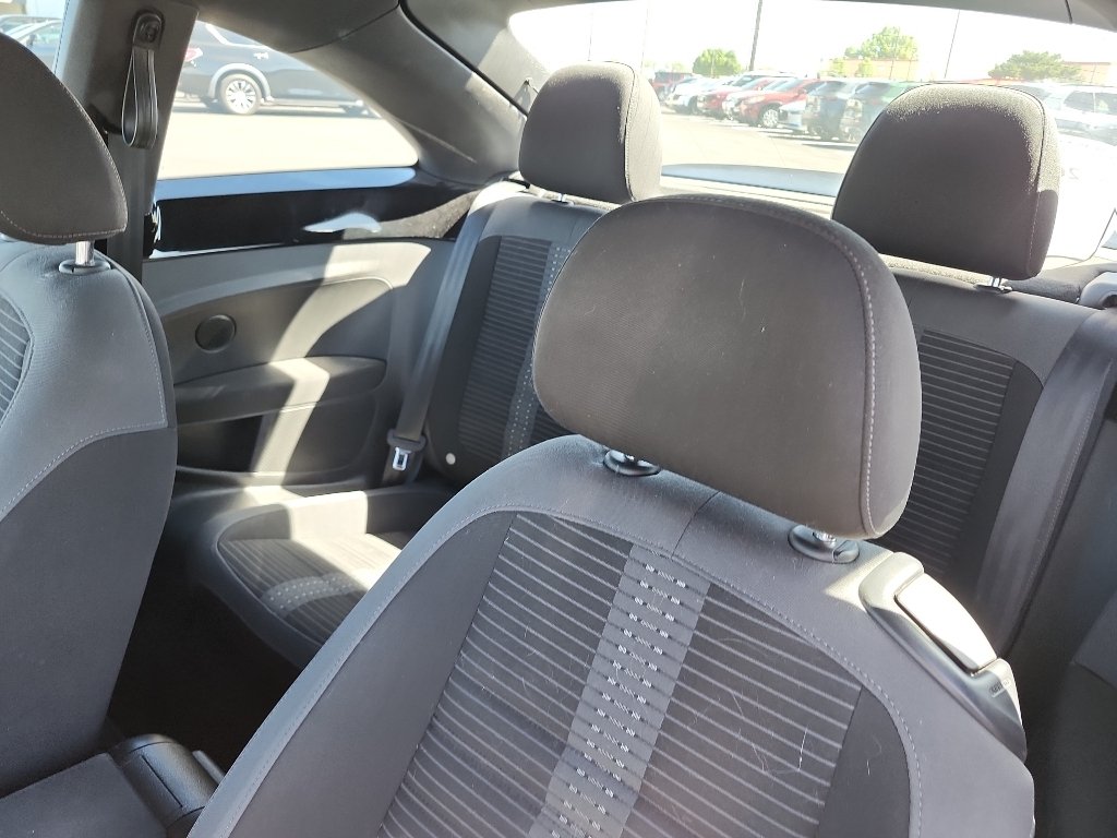Used 2014  Volkswagen R-Line image 12