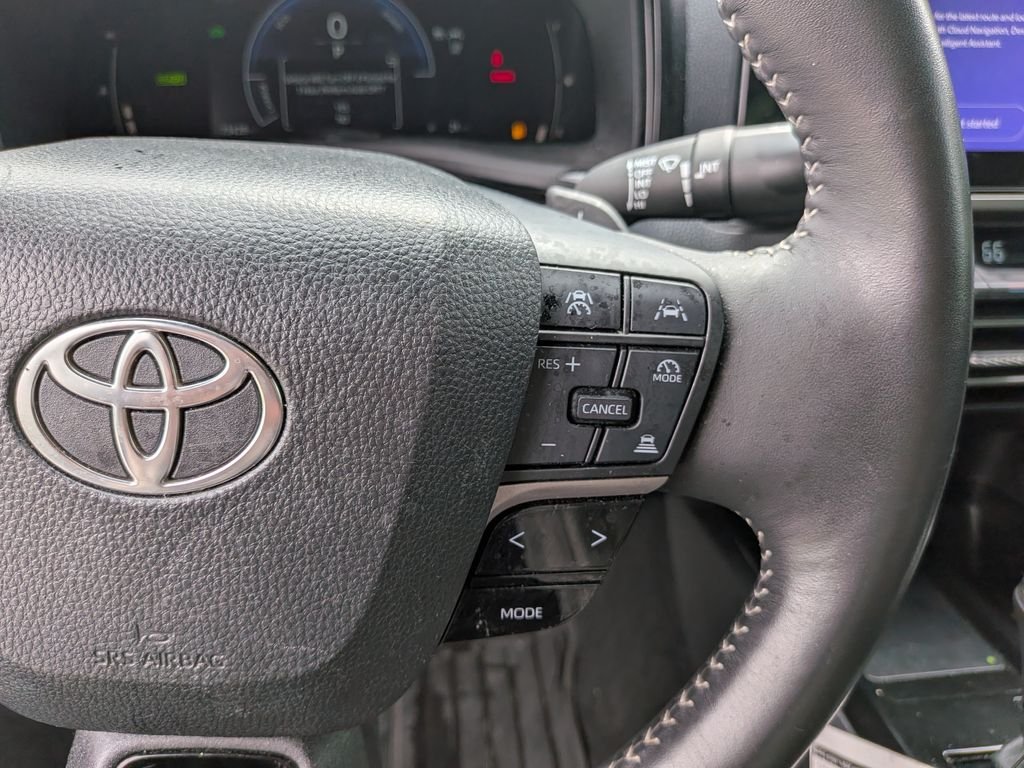 Certified Used 2025  Toyota SE image 14