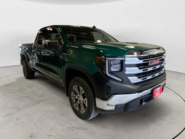 New 2026  GMC SLE image 8