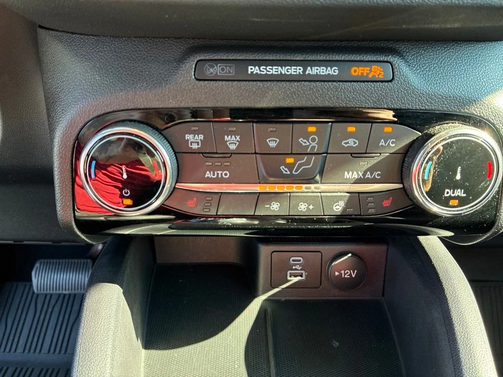 Used 2022 Red Ford SEL image 23