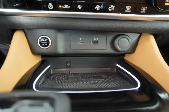Used 2023 Black Nissan Platinum image 30