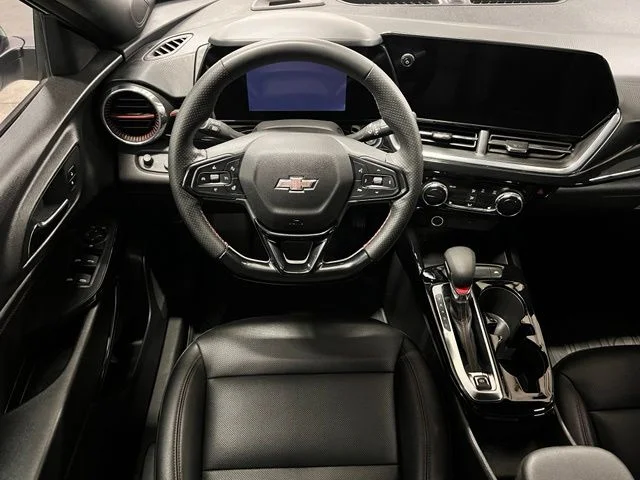 Used 2025 White Chevrolet 2RS image 13