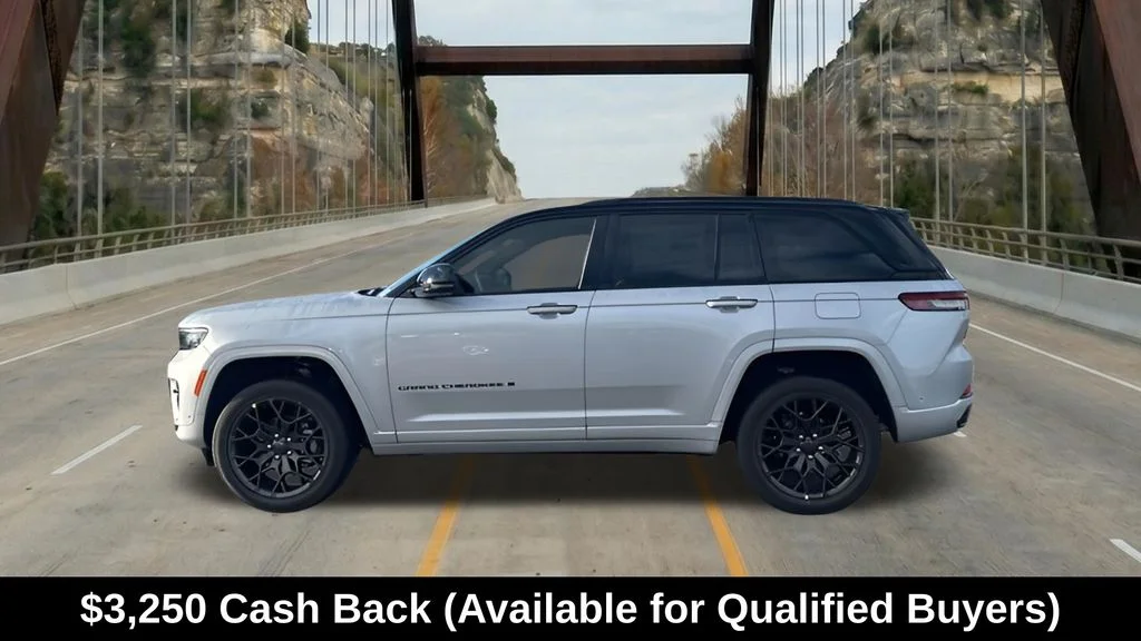 New 2025 Silver Zynith Exterior Paint Jeep Summit Reserve image 5