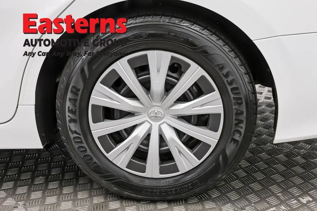 Used 2023 White Toyota LE image 29