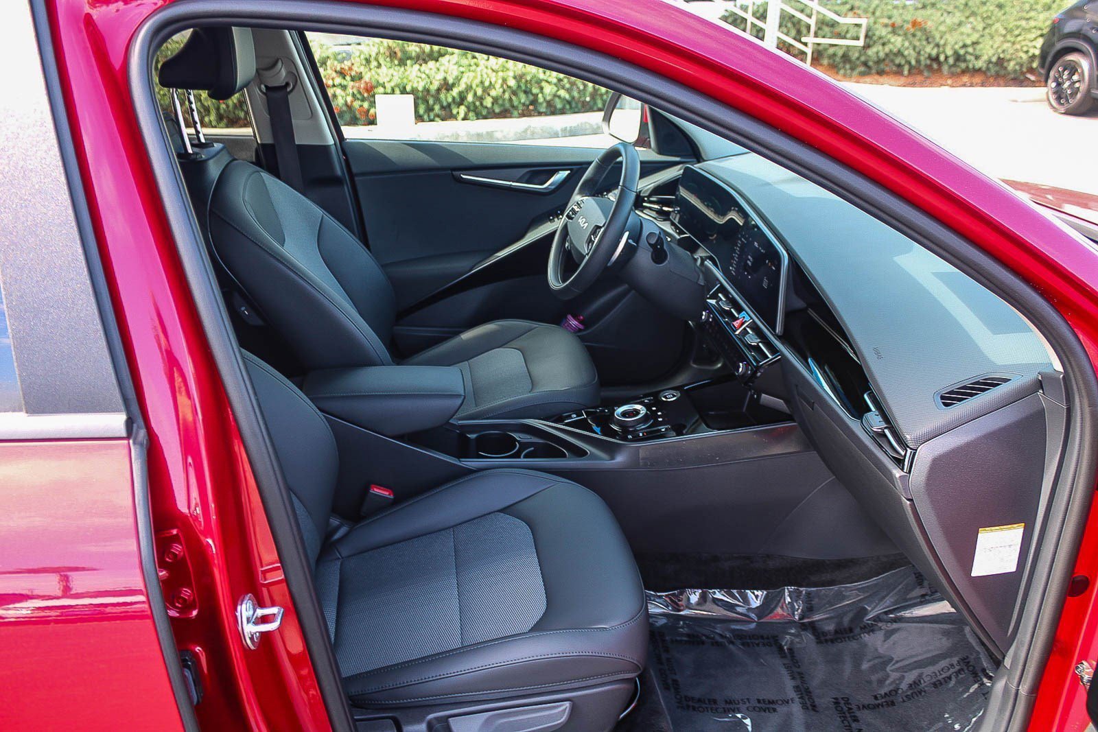 2025 Kia Niro EX - Photo 17