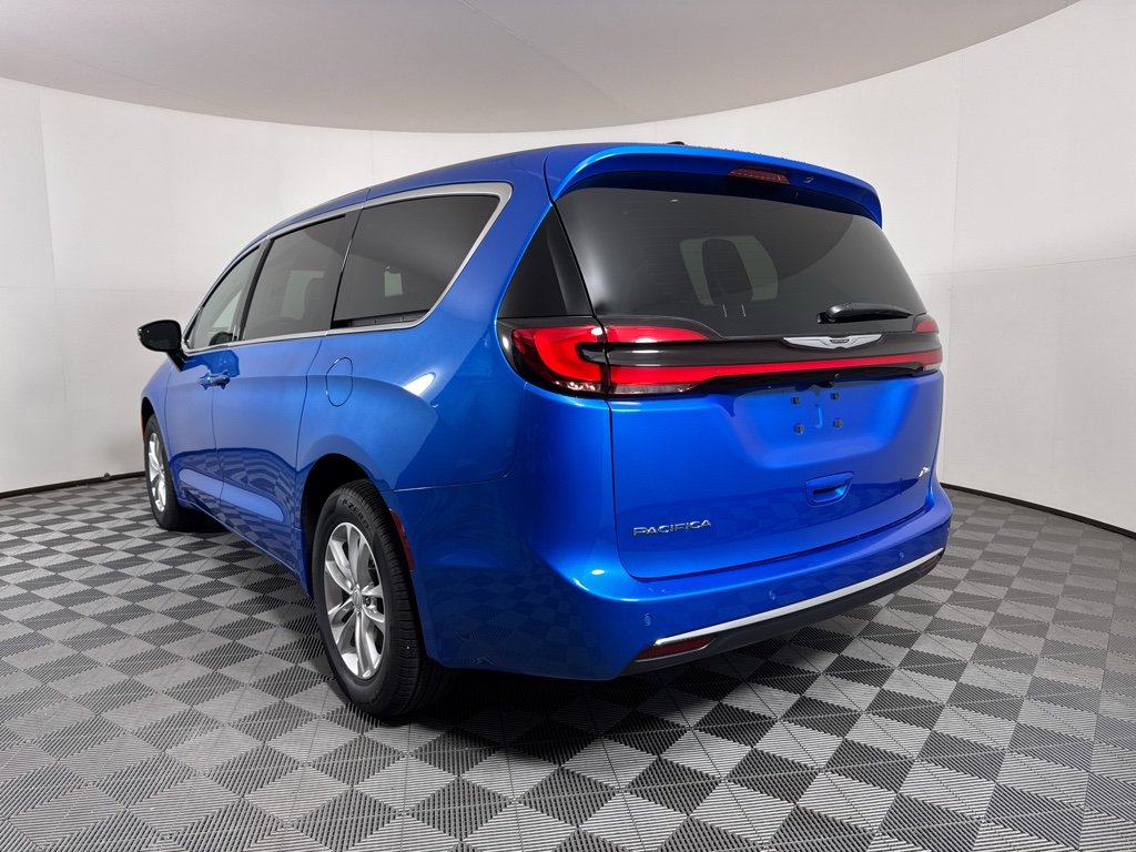 New 2026 Hydro Blue Pearl-Coat Exterior Paint Chrysler Select image 22