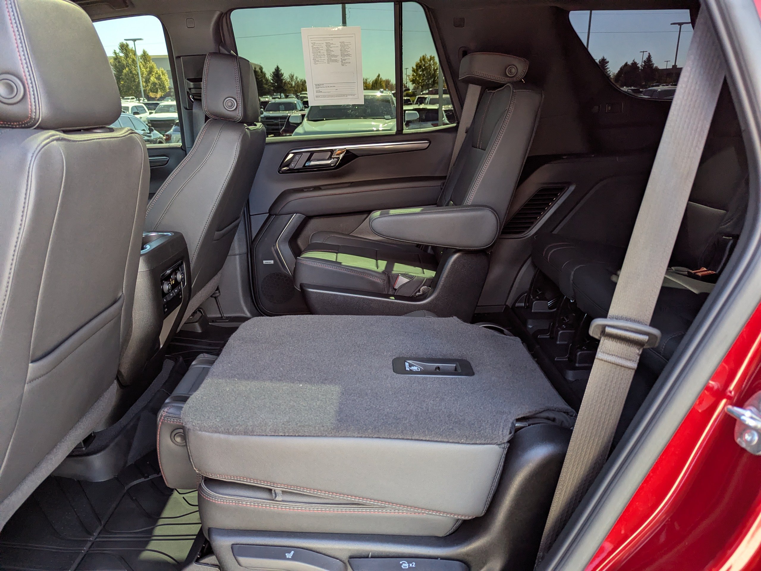 2026 Chevrolet Tahoe RST - Photo 32