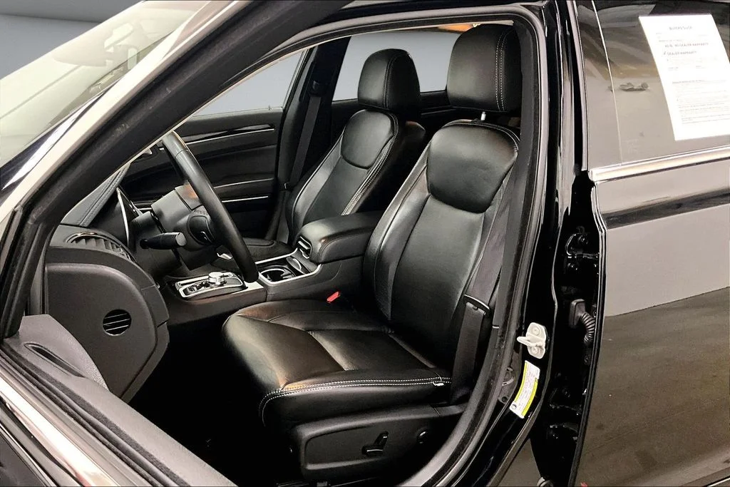 Used 2023 Black Chrysler Touring image 21