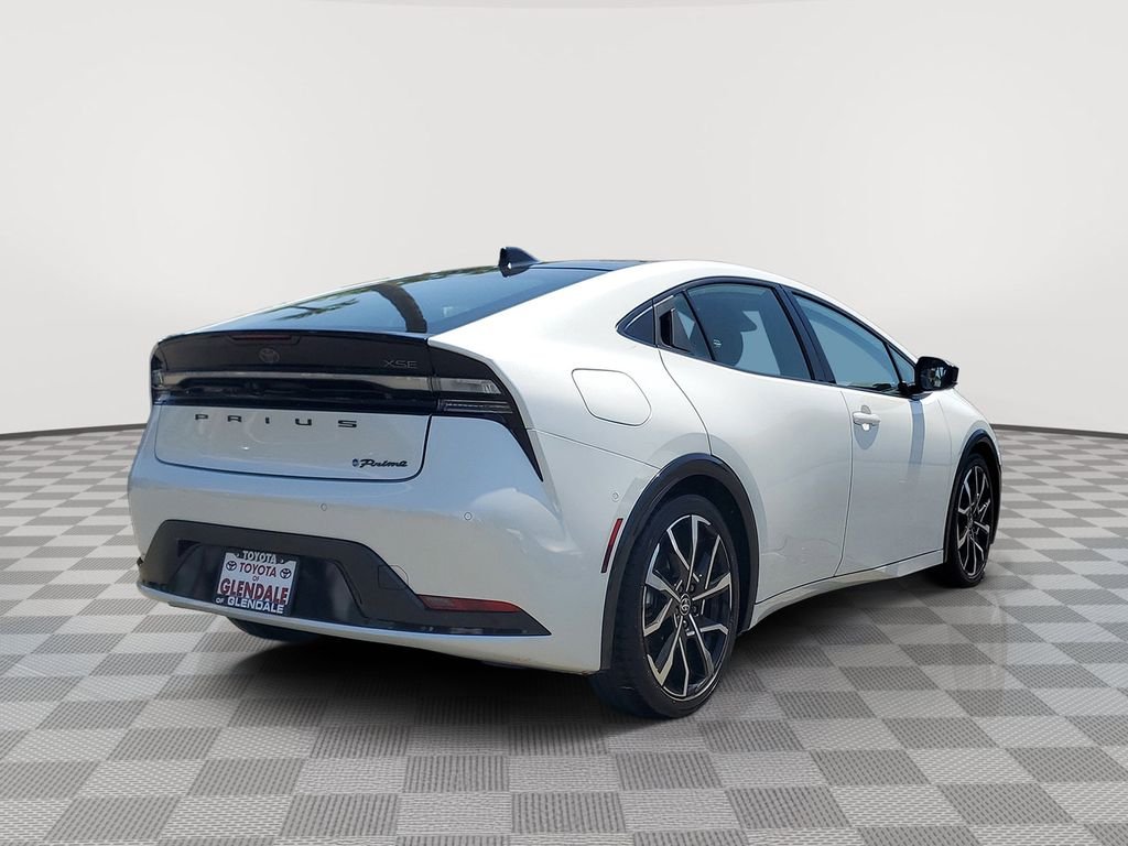 Used 2024 Pearl Toyota XSE Premium image 4